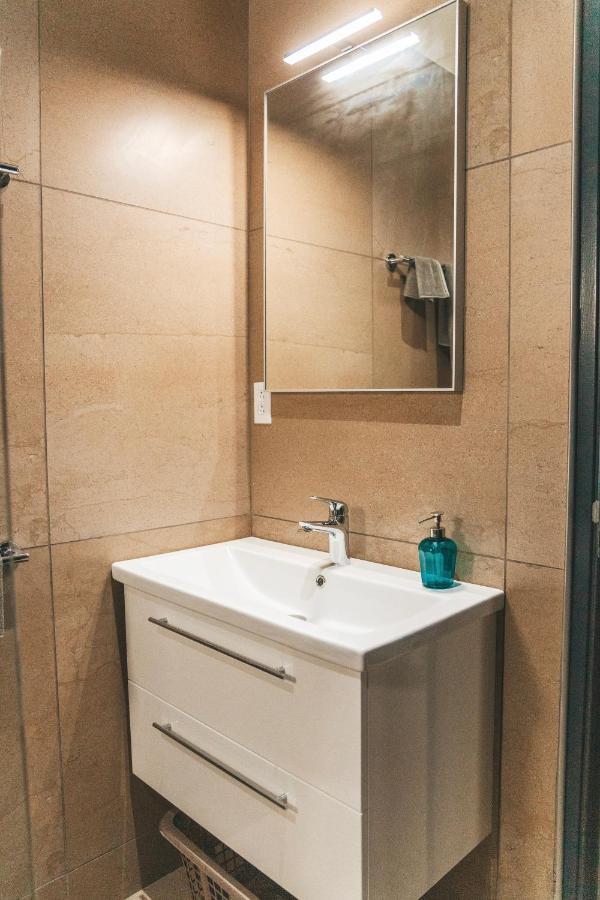 Gray Door Apartments - Adults Only Palm Beach Ngoại thất bức ảnh