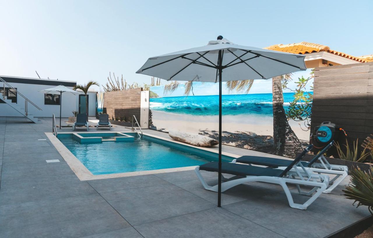 Gray Door Apartments - Adults Only Palm Beach Ngoại thất bức ảnh