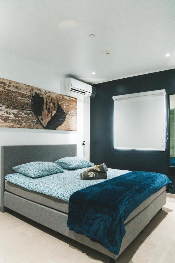 Gray Door Apartments - Adults Only Palm Beach Ngoại thất bức ảnh