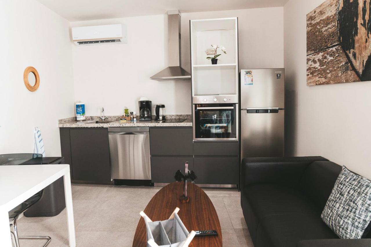 Gray Door Apartments - Adults Only Palm Beach Ngoại thất bức ảnh