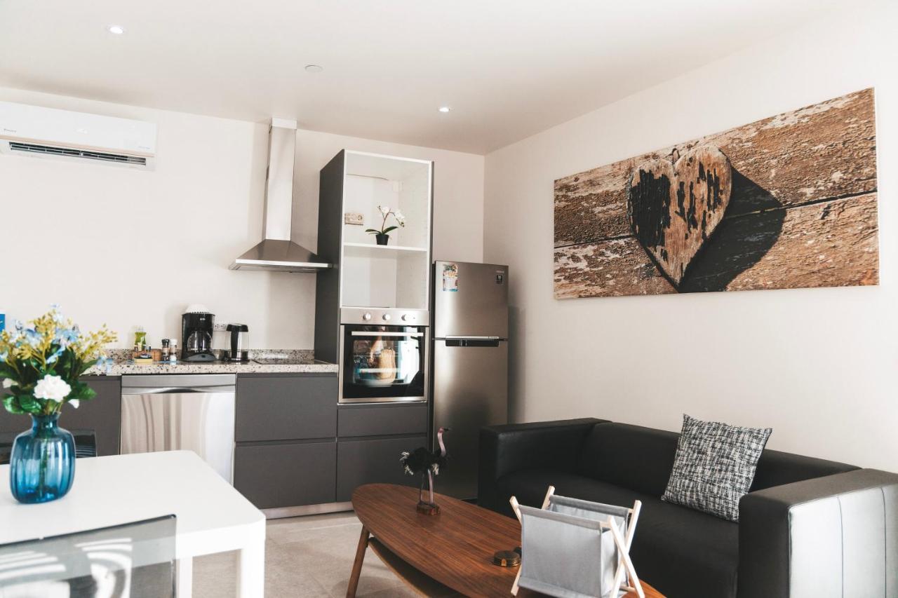 Gray Door Apartments - Adults Only Palm Beach Ngoại thất bức ảnh